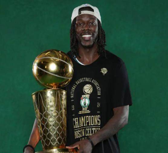 博鱼-奖金126万 ！霍勒迪夺冠感谢绿军总裁，雄鹿后悔吗？